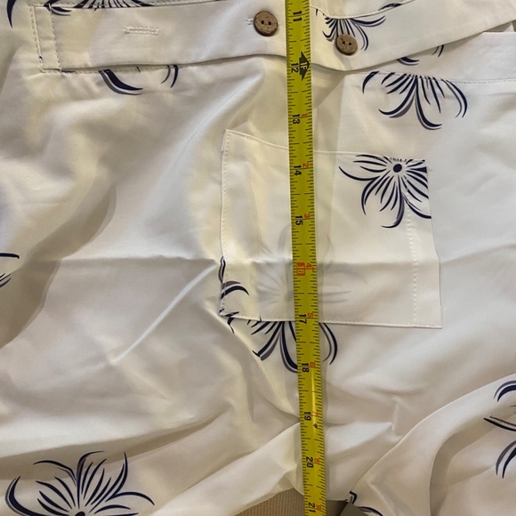 Breezy Blouse With Stand Up Collar - Picture 6 of 8